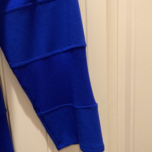 Cable & Gauge Women’s Size 1X Cowl Neck Pullover Sweater Royal Blue 3/4 Sleeves - Picture 5 of 7